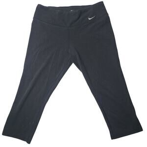 Nike Dri-FIT Women’s Size Medium Fitted Capri Yoga Pants